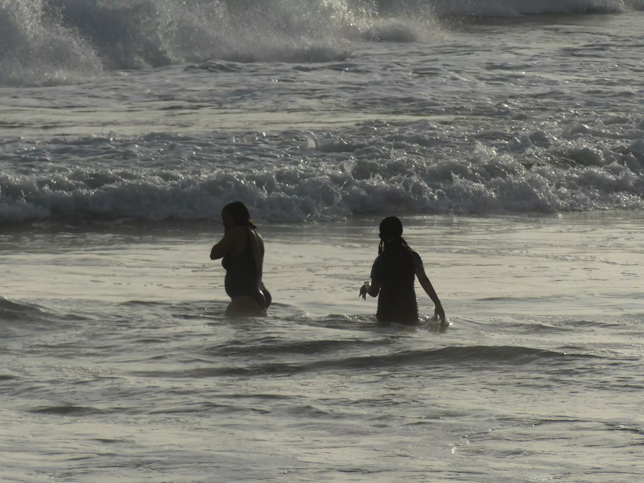 Luciana & Ivonne in the Pacific Ocean