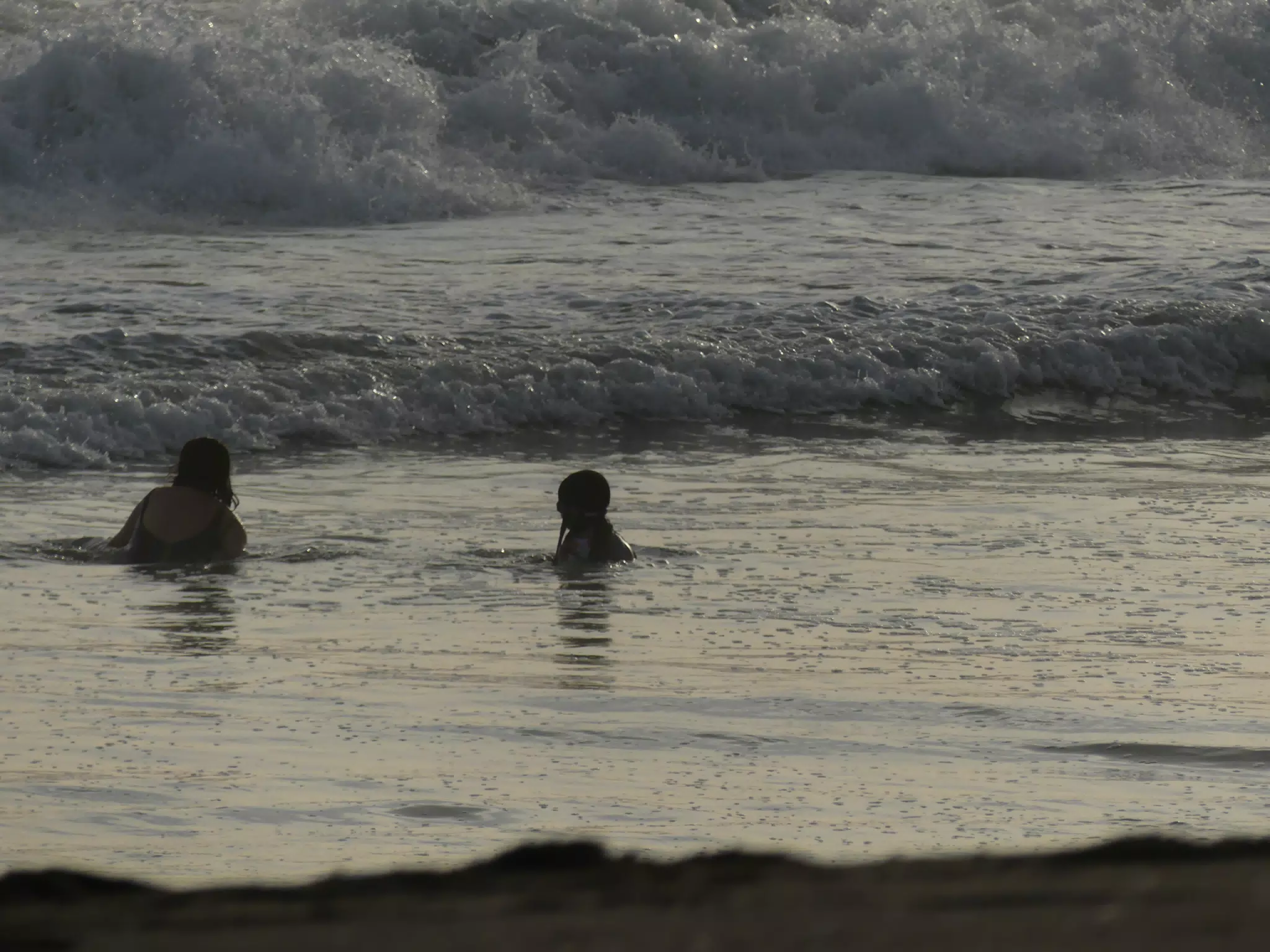 Luciana & Ivonne in the Pacific Ocean