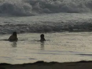Luciana & Ivonne in the Pacific Ocean