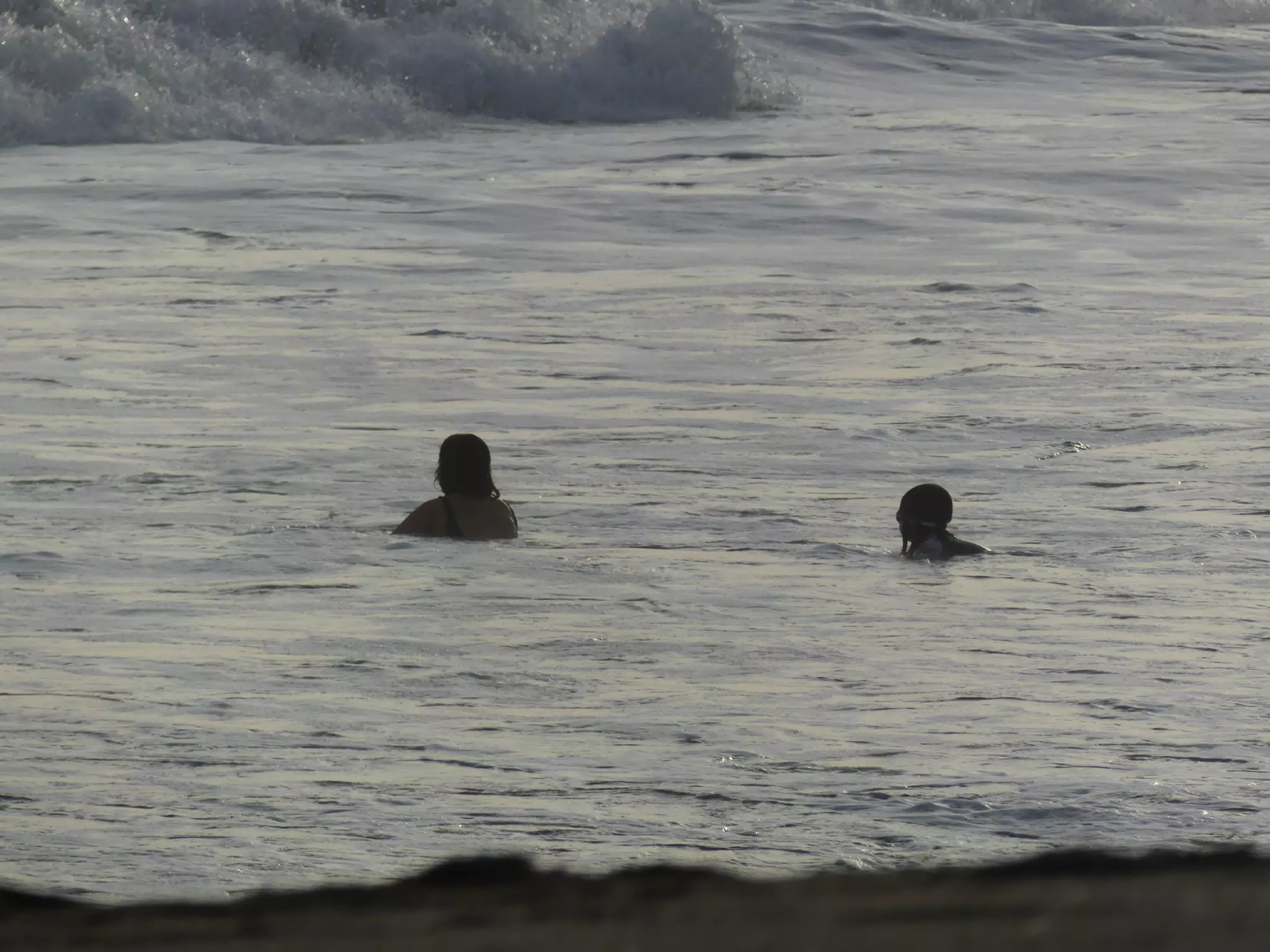 Luciana & Ivonne in the Pacific Ocean