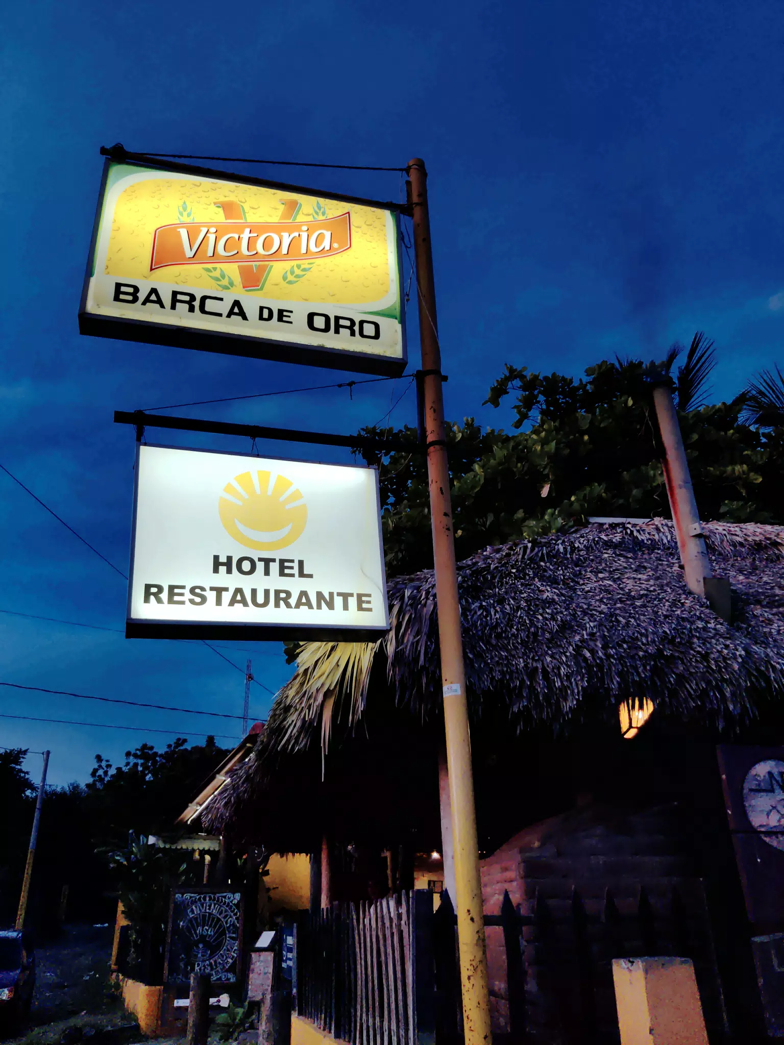 Twilight Barca de Oro Sign - Photowalk July 31