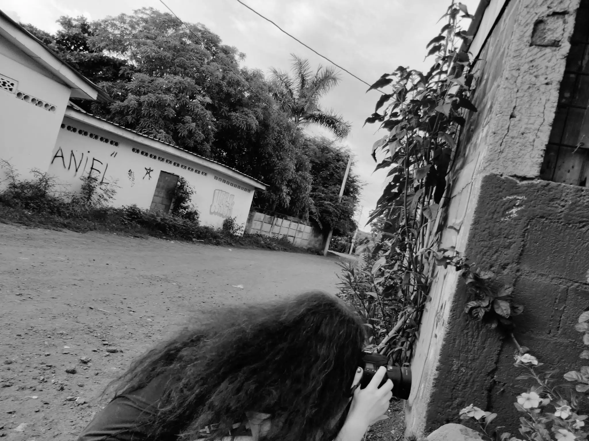 Liesl Photographing Flowers - Photowalk July 31