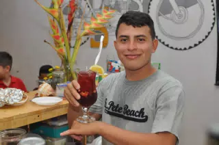 Bartender with Sangria at the SImple Beach Lodge Party