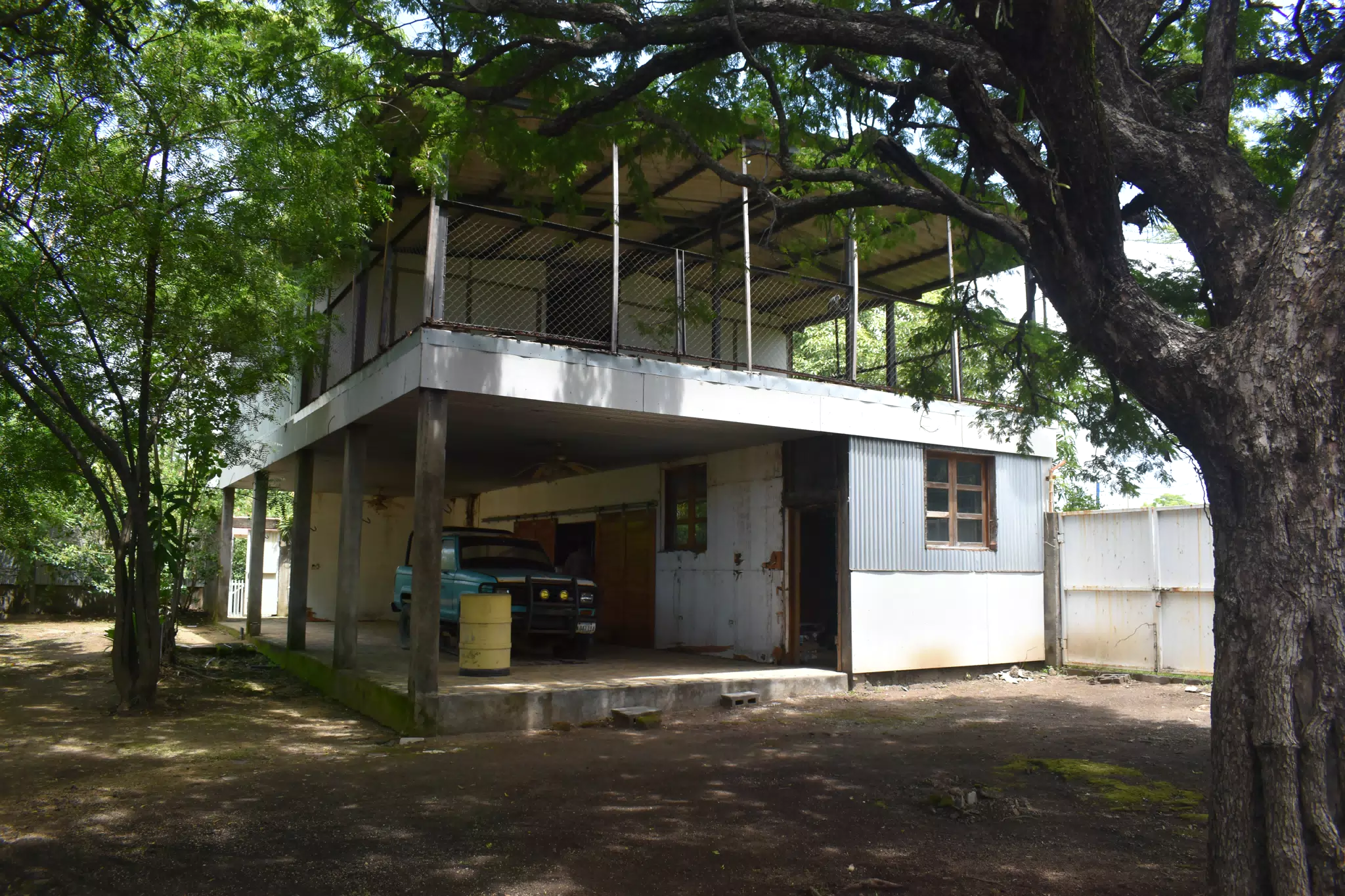 SG: House and Balcony