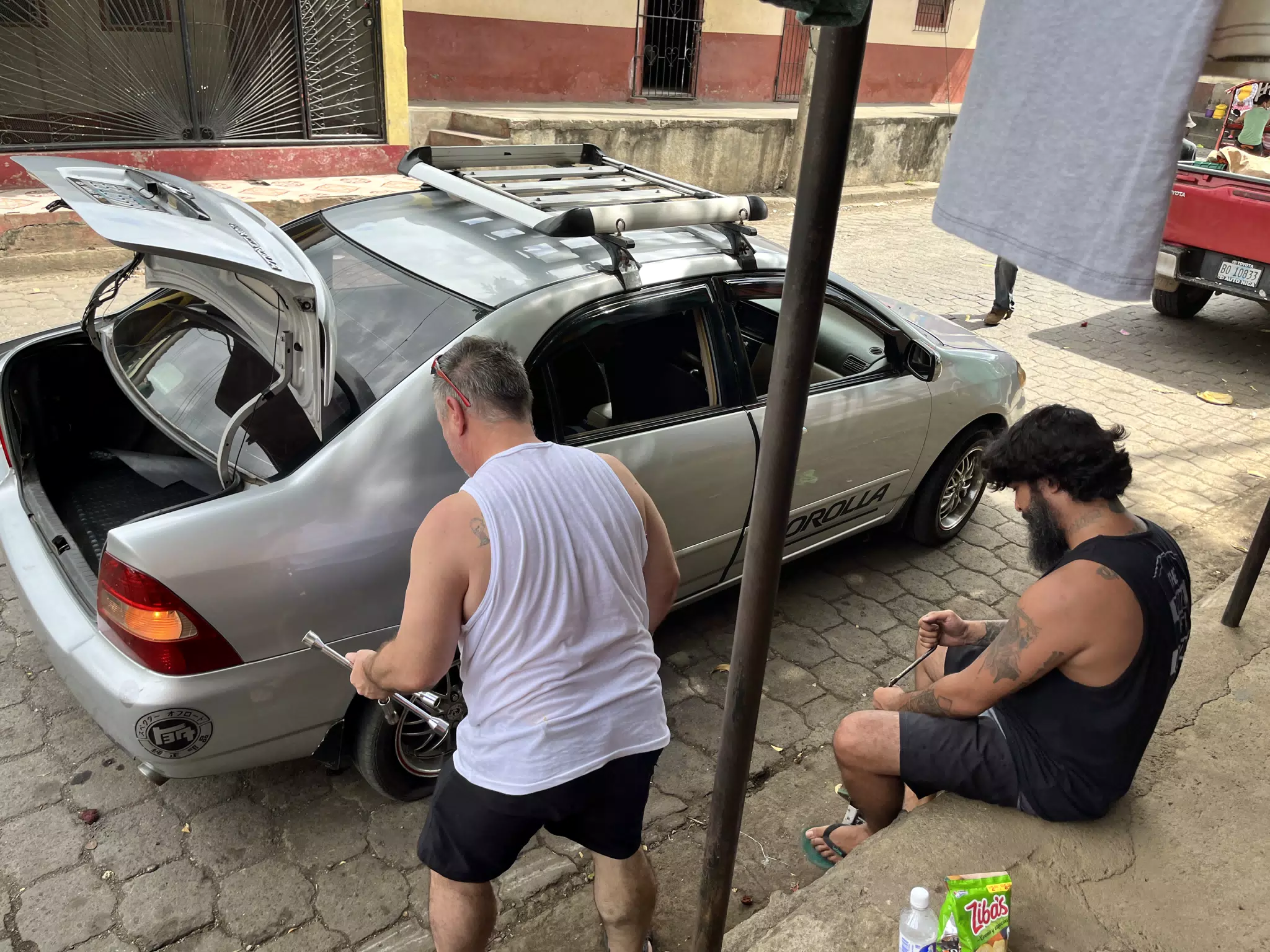 Changing the Tire in Leon