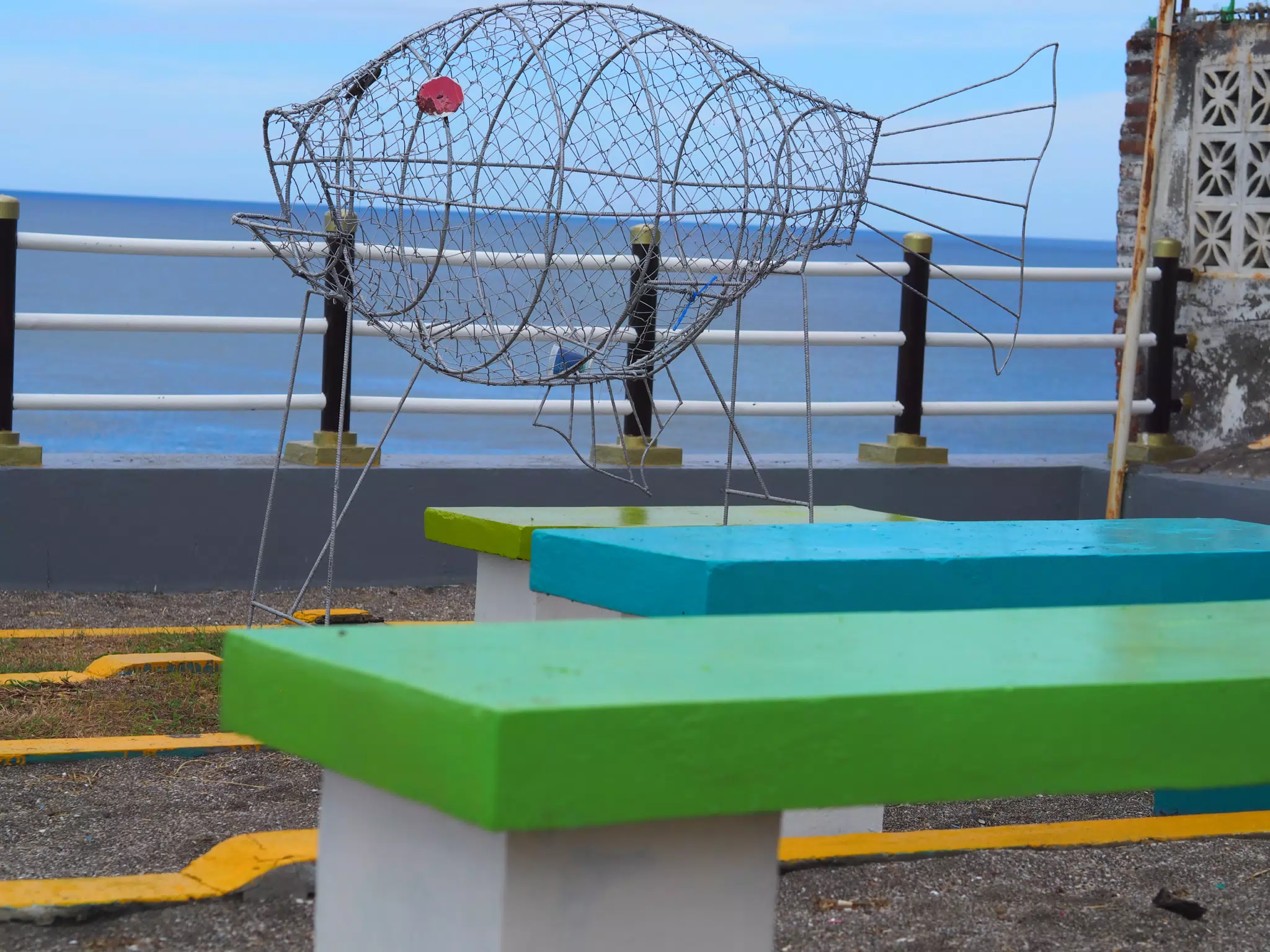 Wire Recycling Fish and Colorful Benches in Las Peñitas