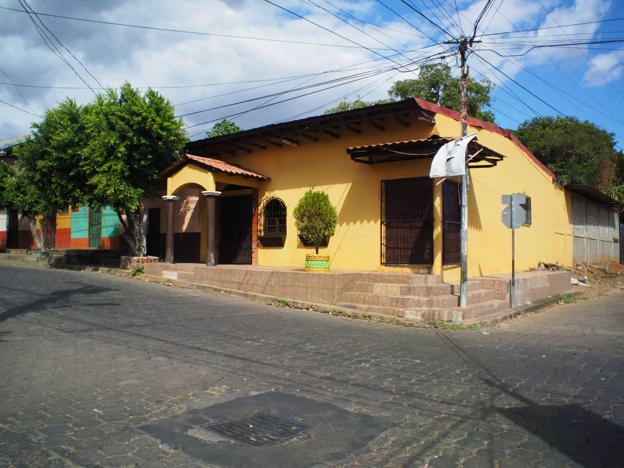 Yellow House in Leon