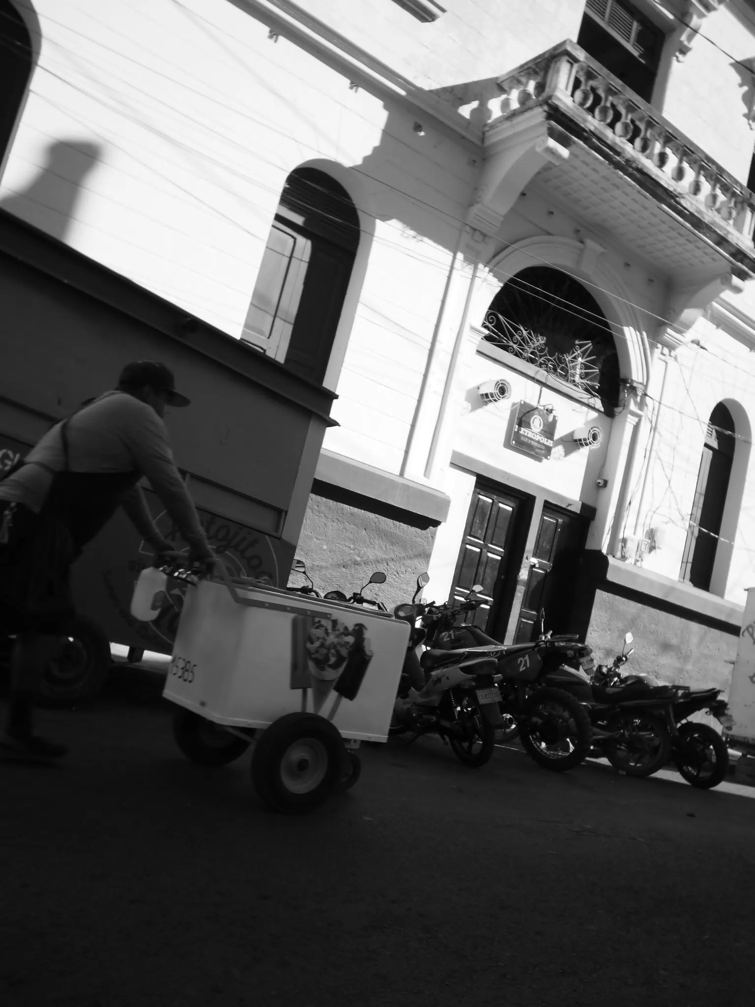 Ice Cream Seller on the Streets of Leon