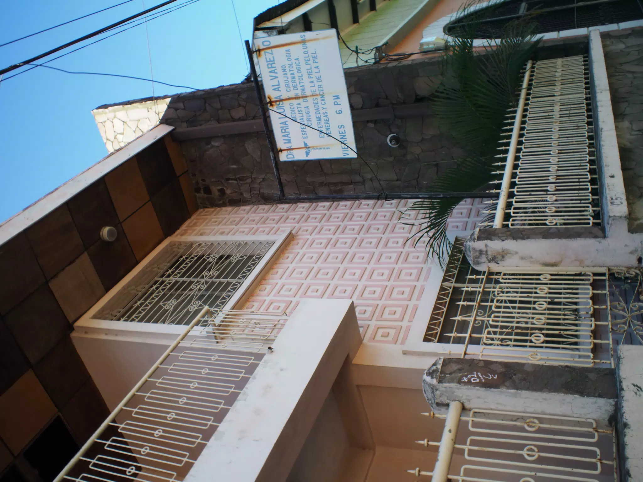 Doctor's House in Leon