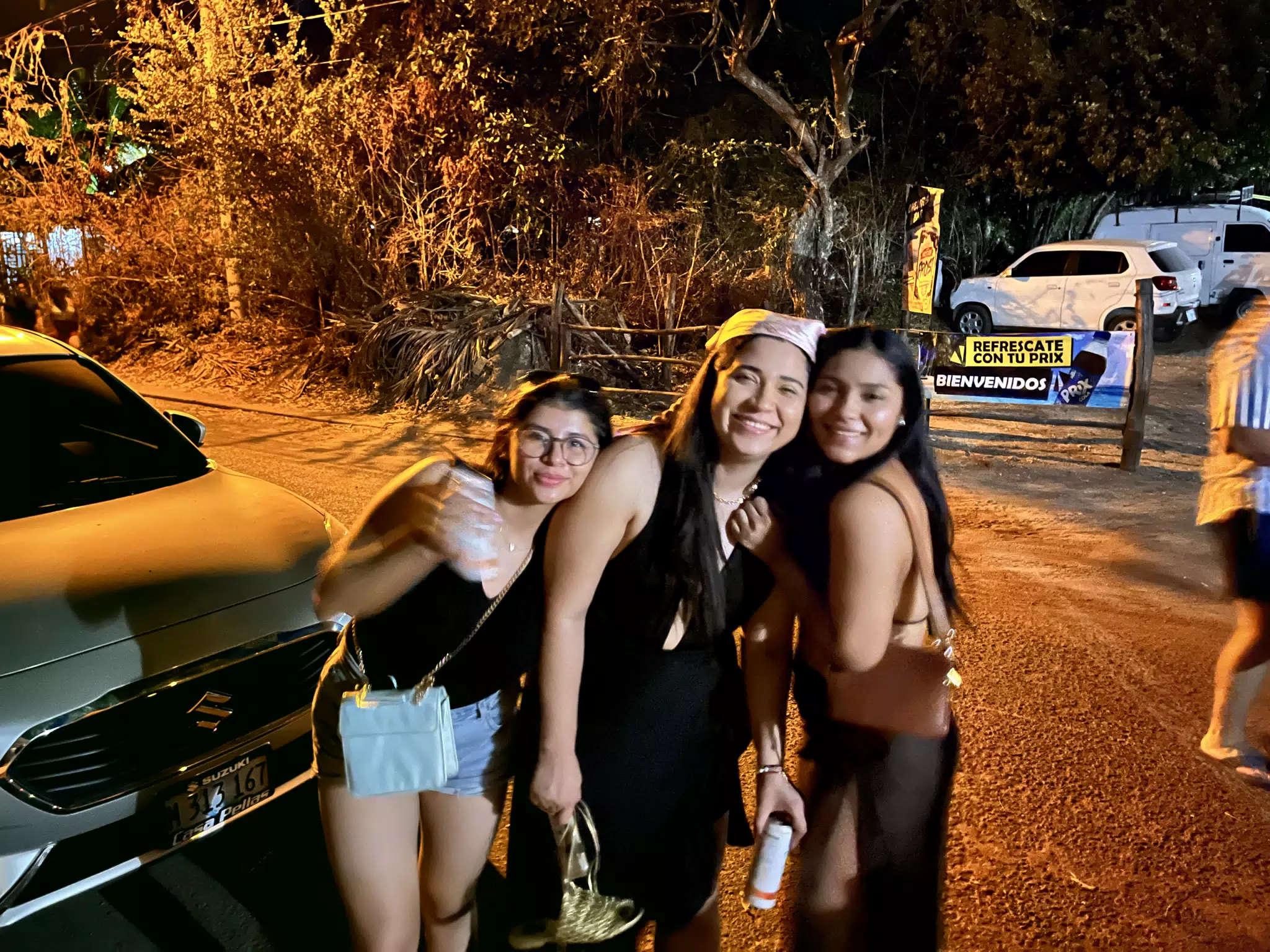 Afterparty Girls at the Simple Beach Lodge