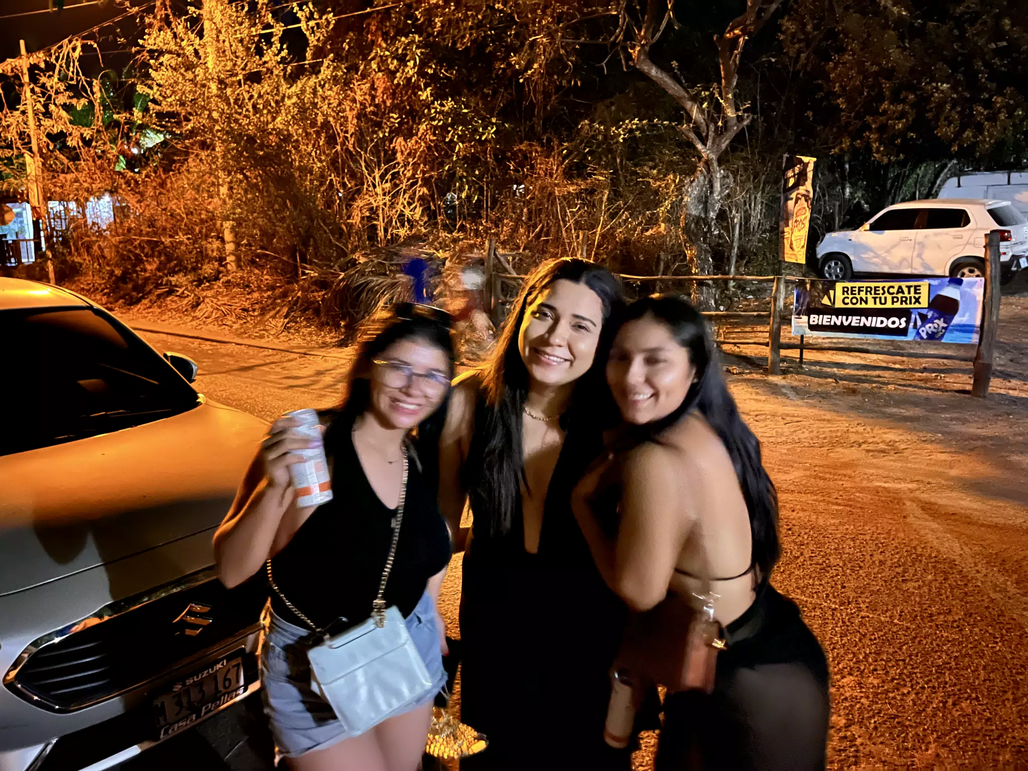 Girls in Las Peñitas, Nicaragua at the Simple Beach Lodge