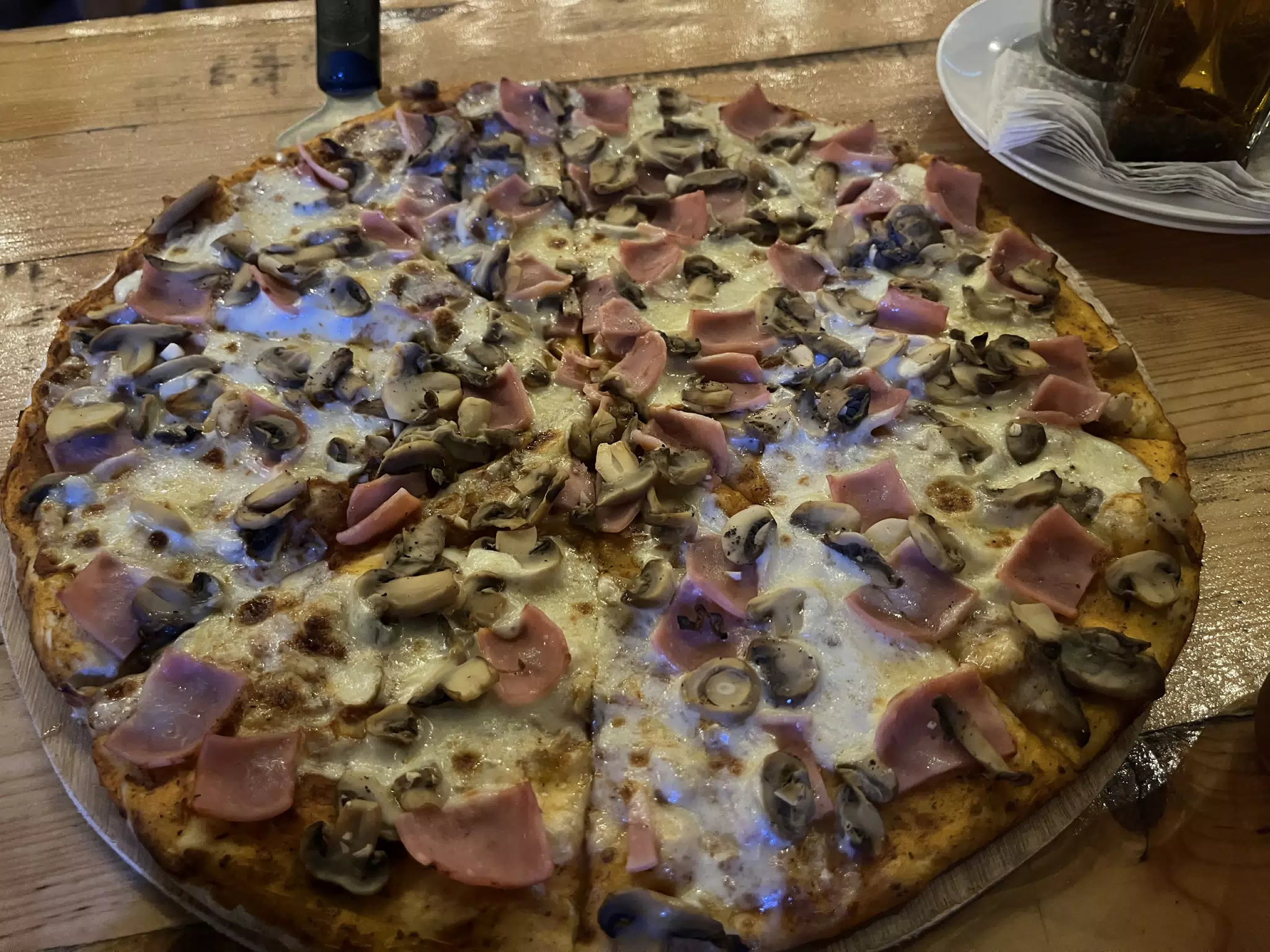 Jamon y Hongos Pizza from Rock Munchies