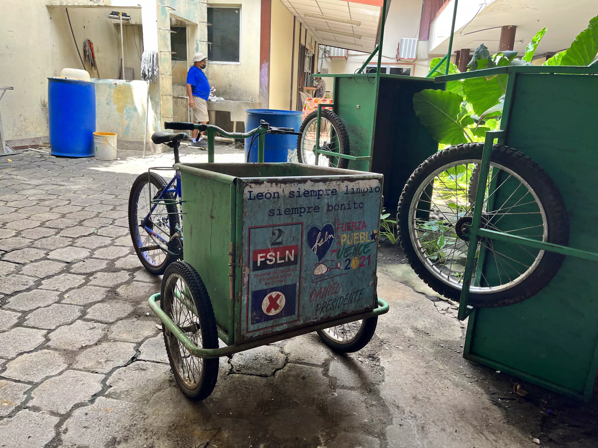 Gardbage Cart in Leon, Nicaragua