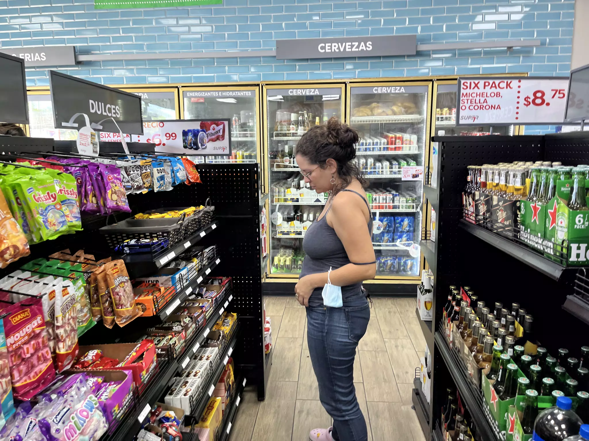 Ivonne in Gas Station Shopping El Salvador
