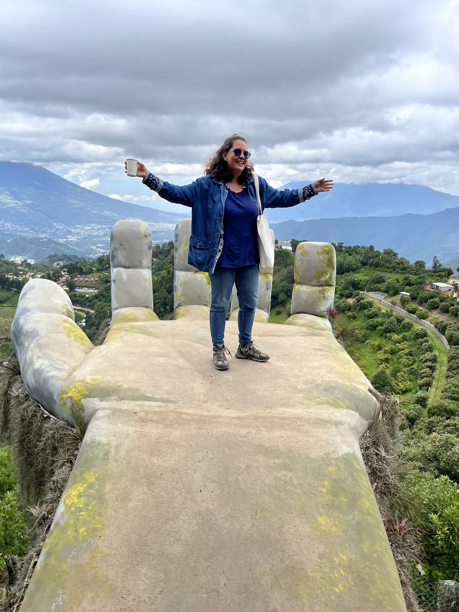 Ivonne on Hand in HobbiTenango