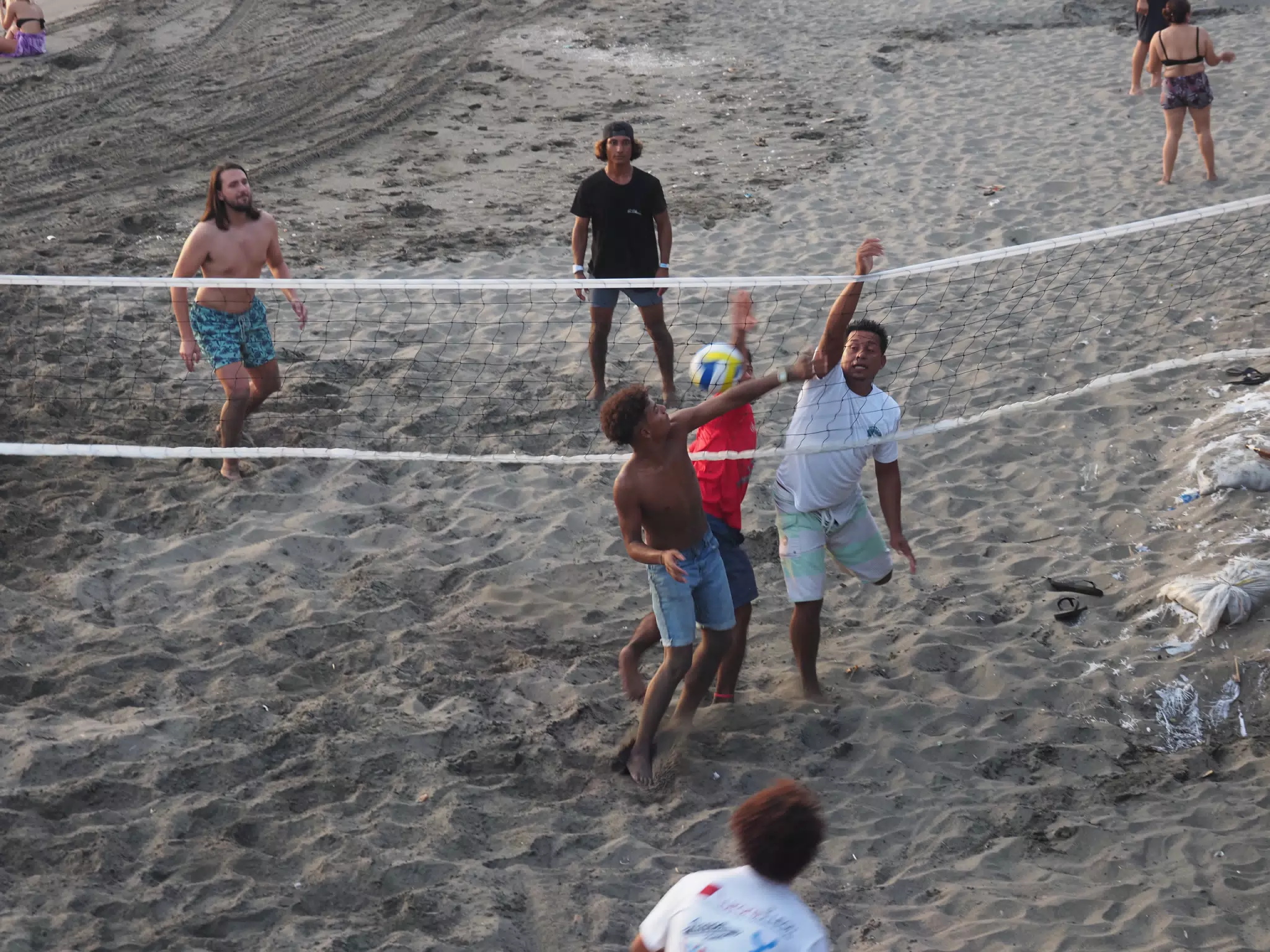 Beach Volleyball in Las Peñitas, Poneloya, Nicaragua at the Simple Beach Lodge
