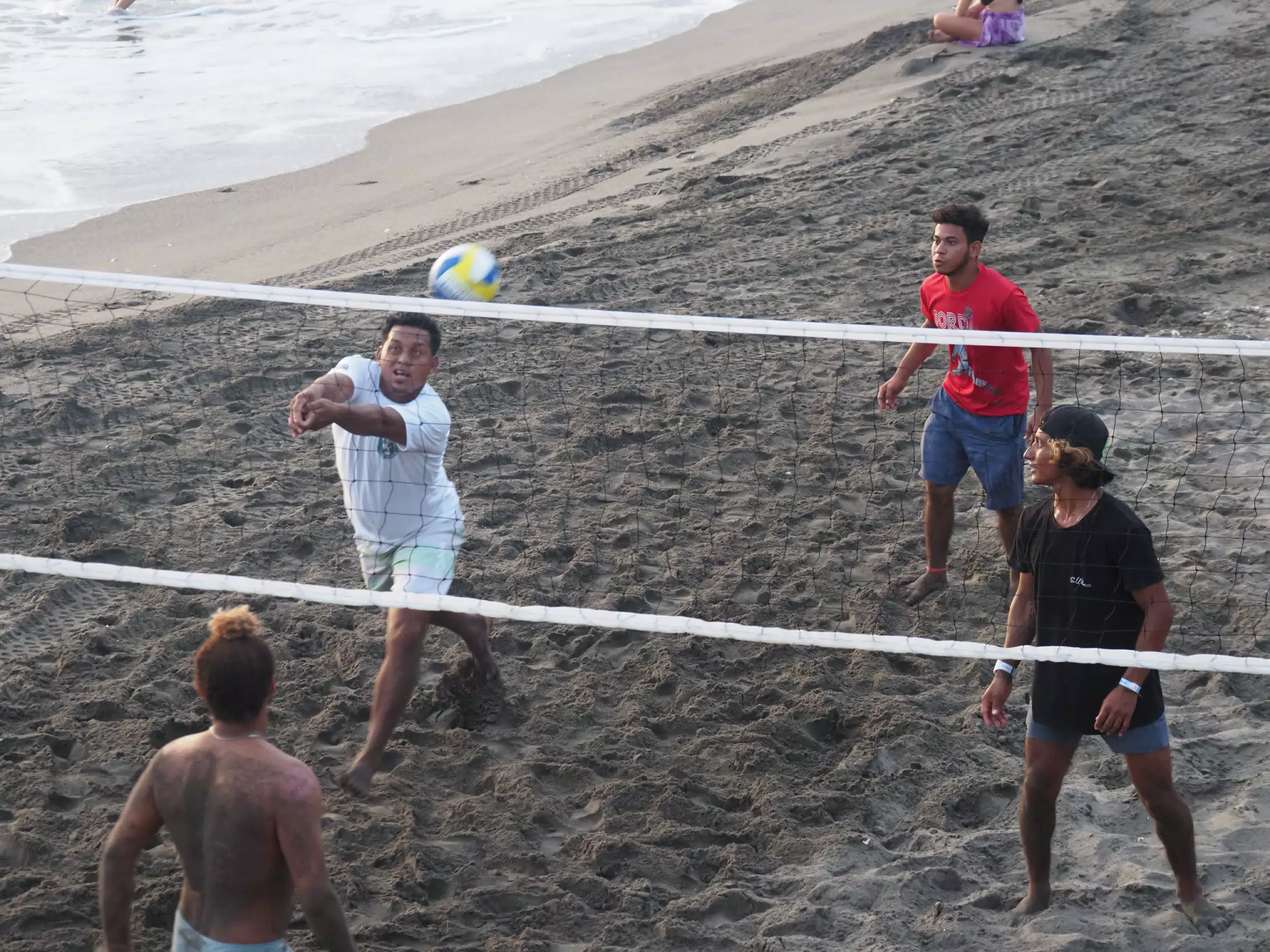 Beach Volleyball in Las Peñitas, Poneloya, Nicaragua at the Simple Beach Lodge