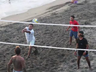 Beach Volleyball in Las Peñitas, Poneloya, Nicaragua at the Simple Beach Lodge
