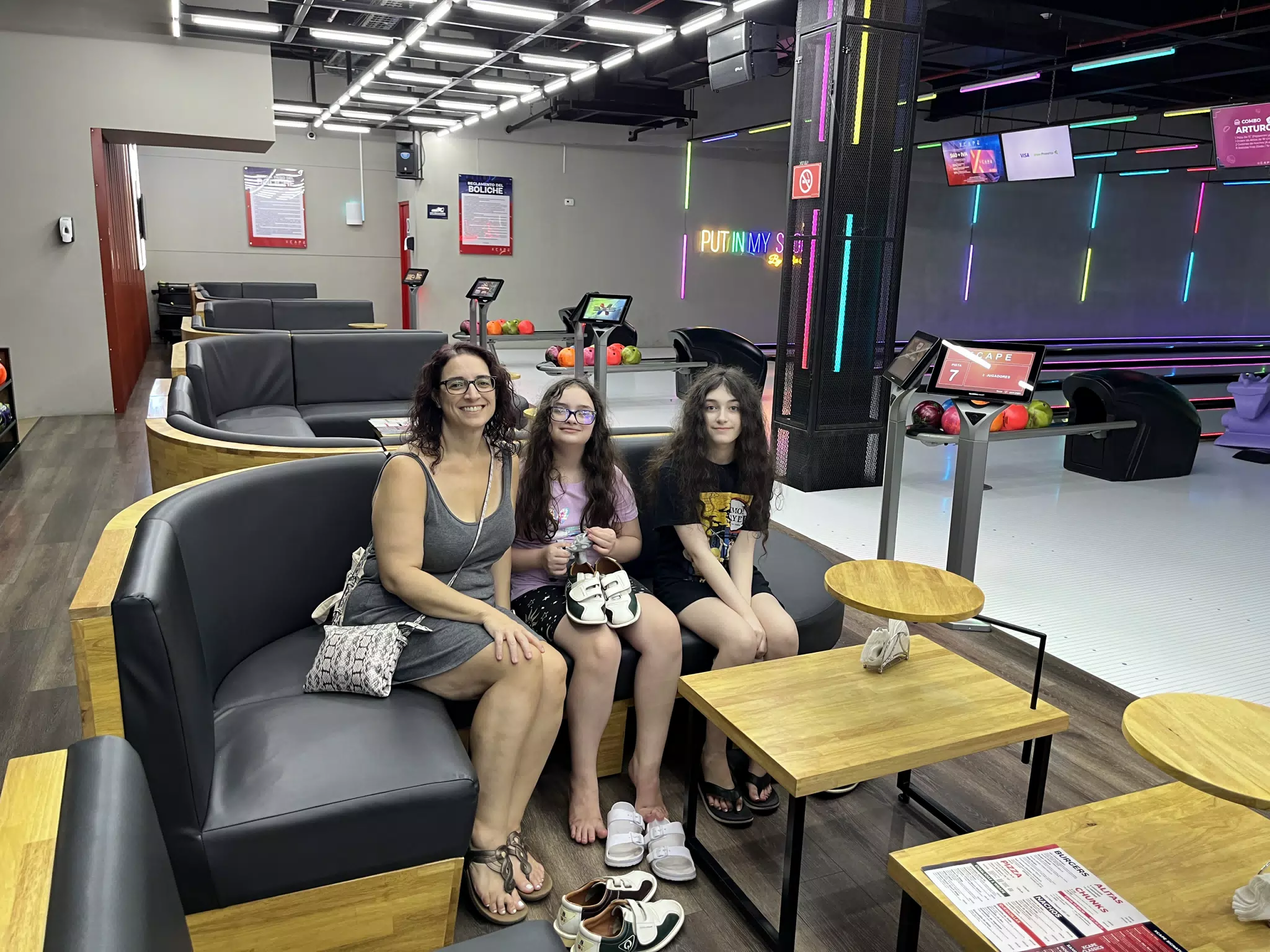 Dominica, Luciana & Liesl Bowling in Managua