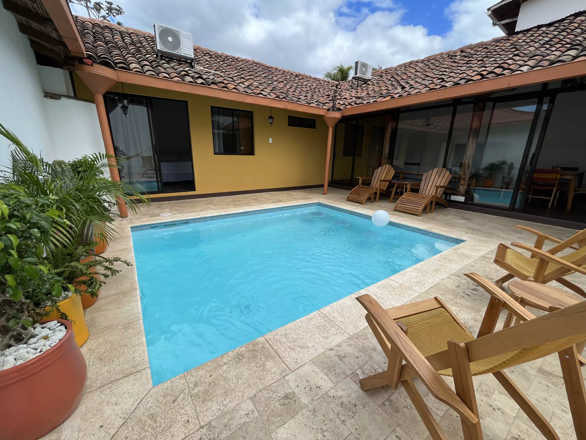 Casa Mango | El Centro León Nicaragua