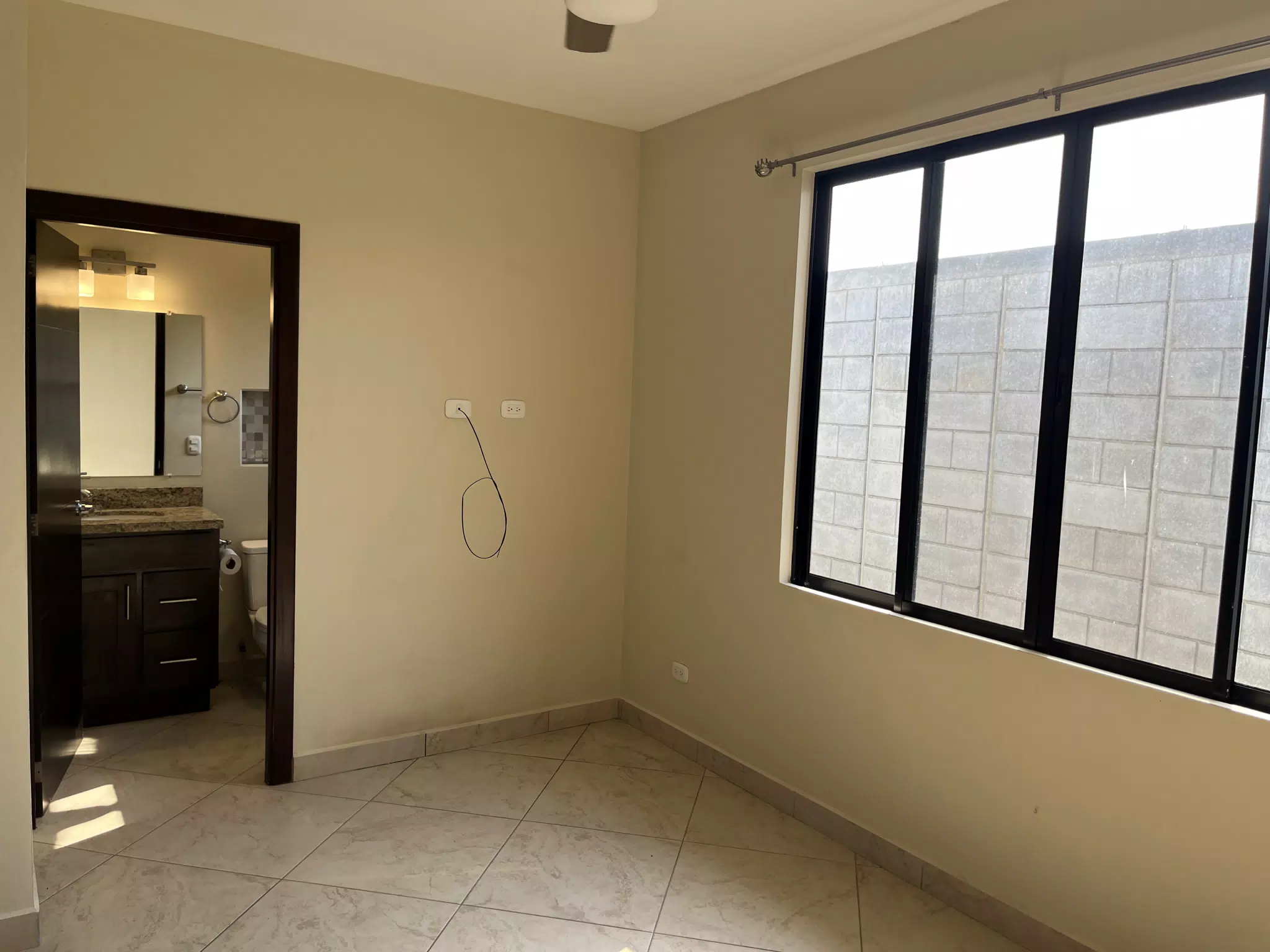 32 San Augustin - Master Bedroom and Bathroom Suite
