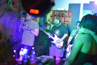 Revolver at El Bodegōn