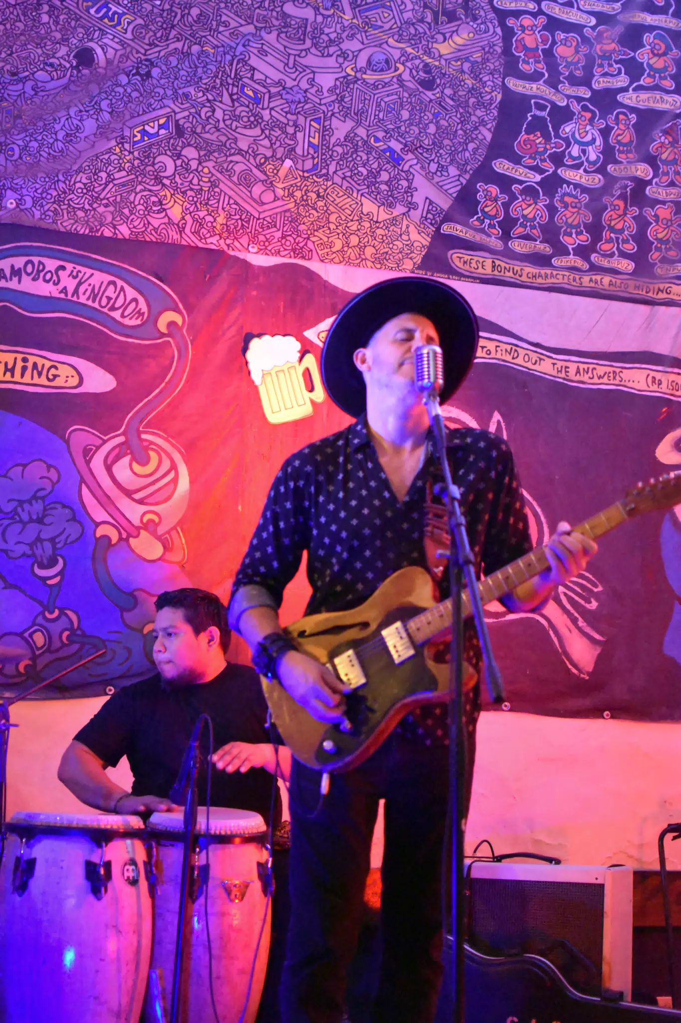 Images from Mario Sacasa Performance at ViaVia Leon