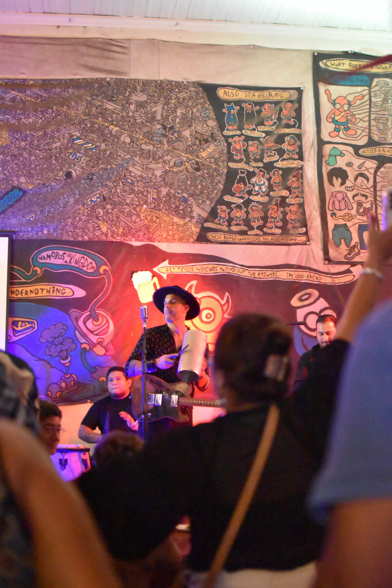 Images from Mario Sacasa Performance at ViaVia Leon