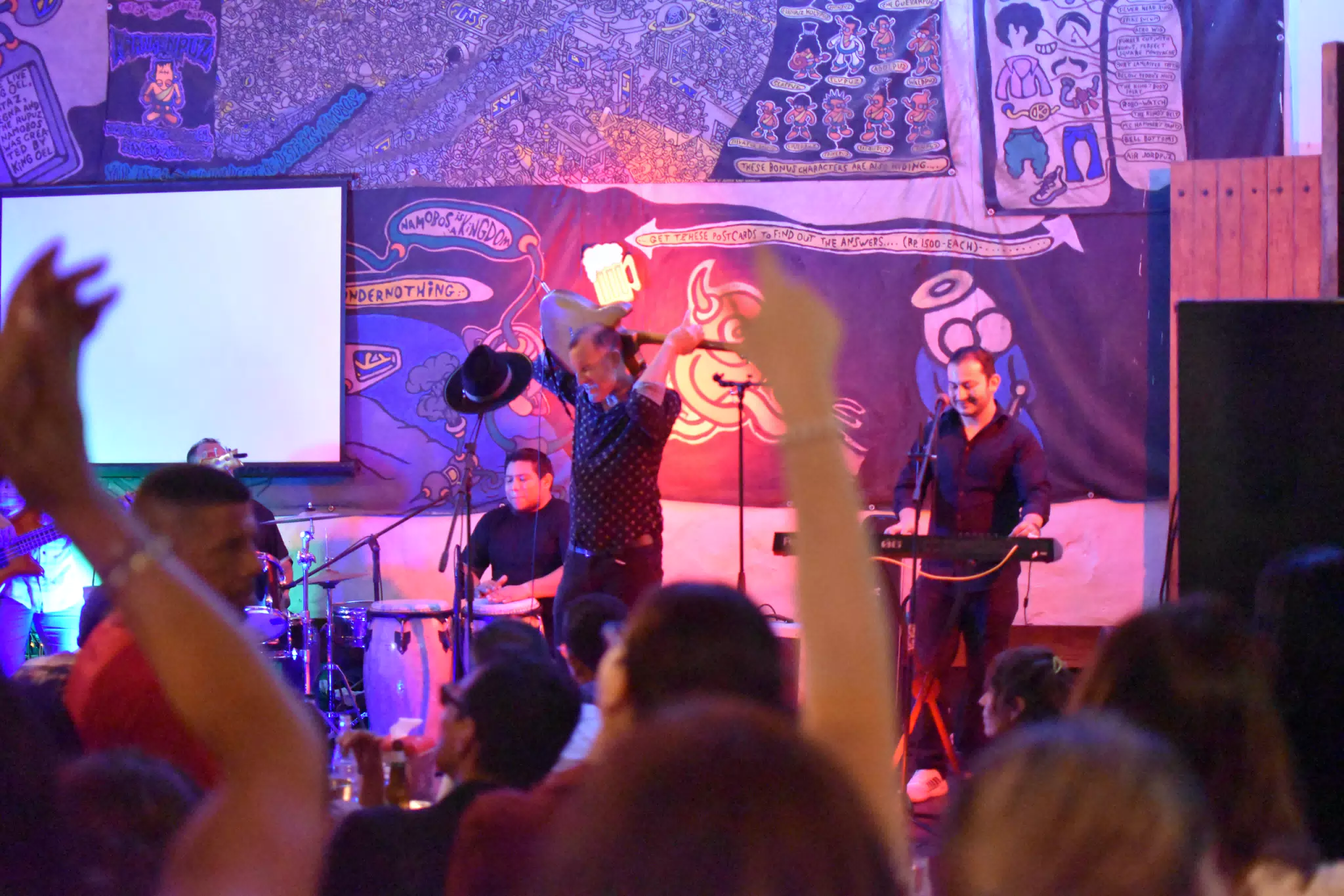 Images from Mario Sacasa Performance at ViaVia Leon
