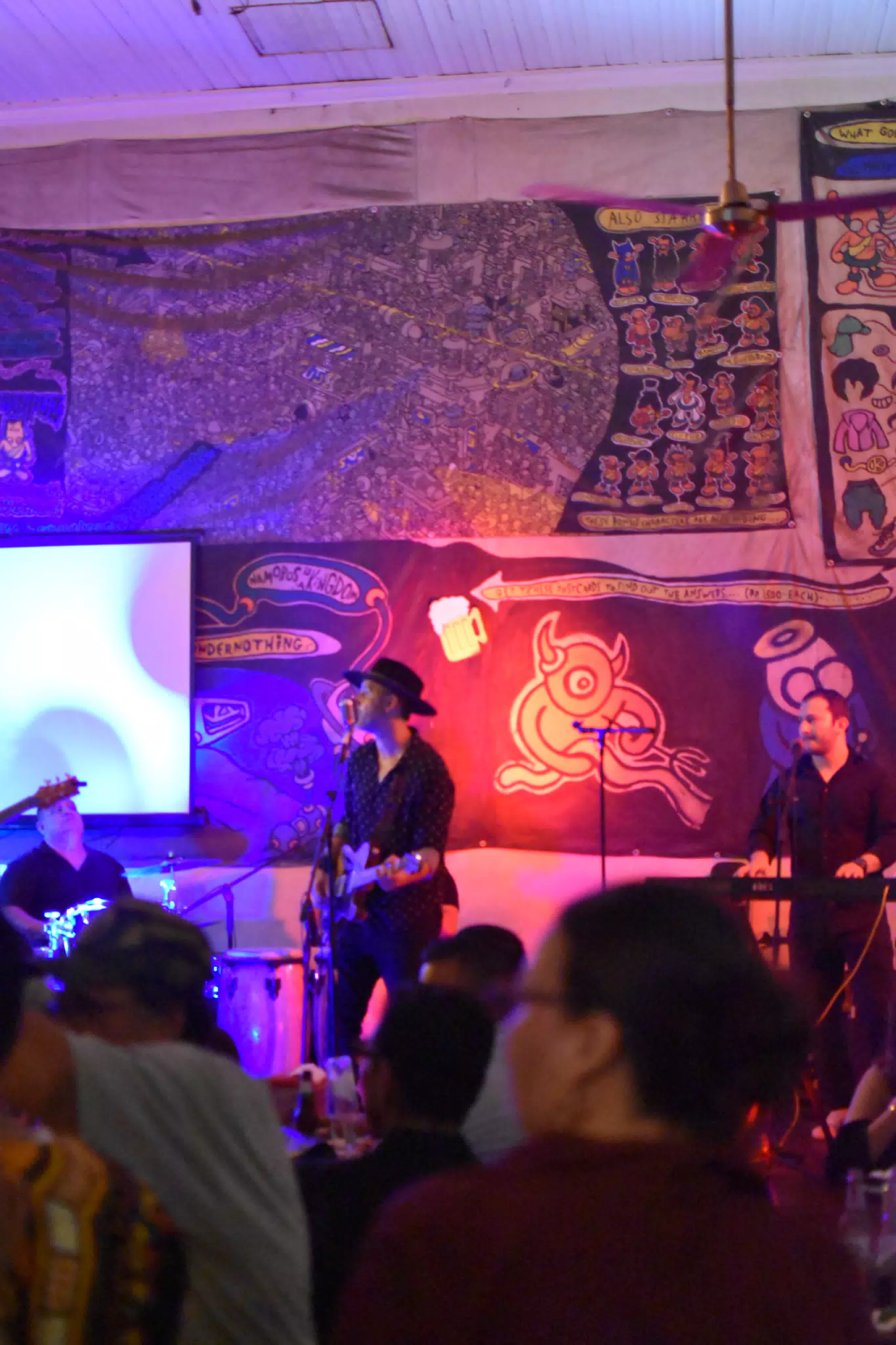 Images from Mario Sacasa Performance at ViaVia Leon