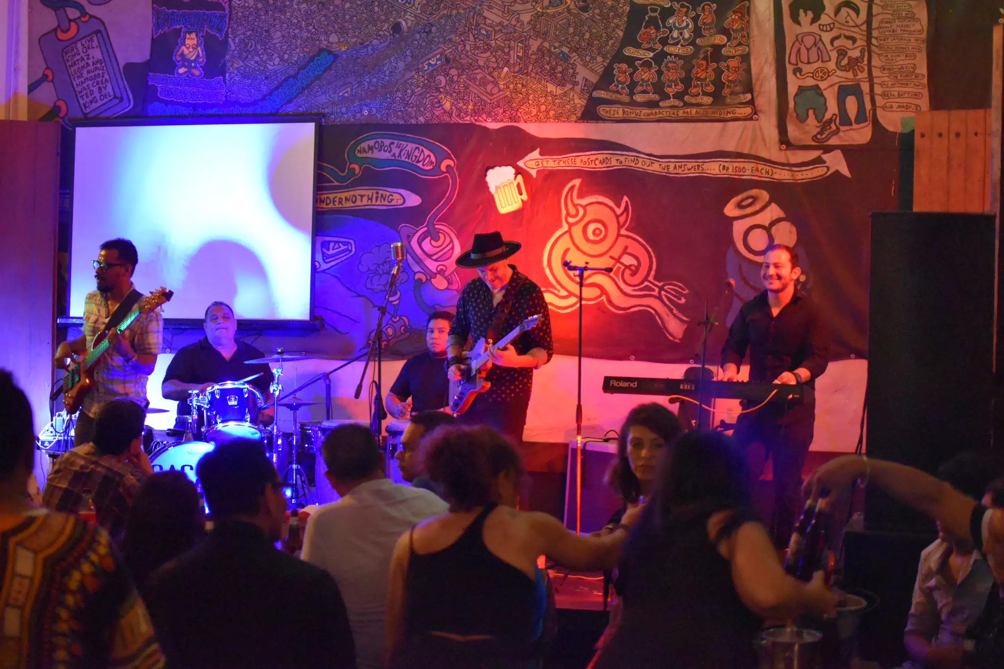 Images from Mario Sacasa Performance at ViaVia Leon