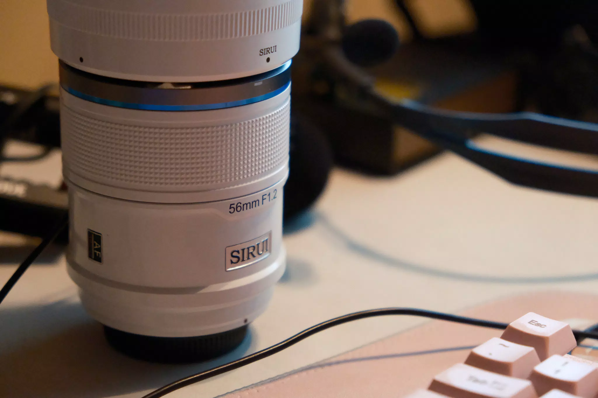 Sirui Sniper 56mm F/1.2 Ceramic White