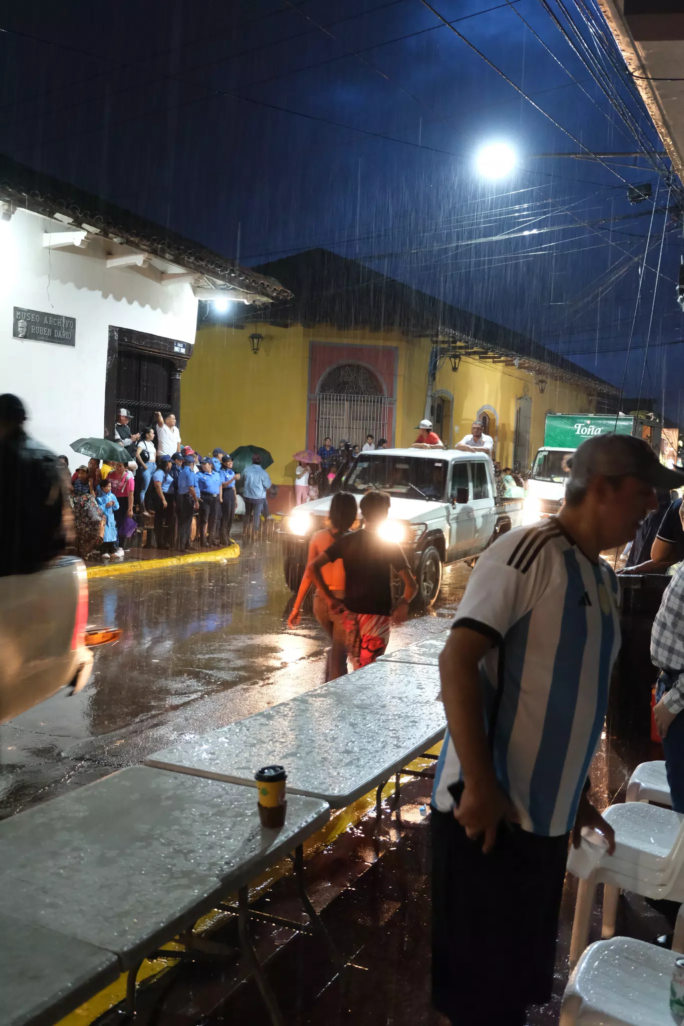 Leon Parade Rain