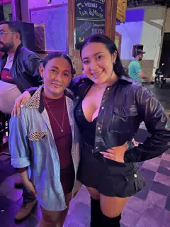 Aida with Heydi Gallo at Via Via, Nicaragua