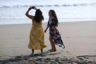 Gomez Sisters Filming the Sunset