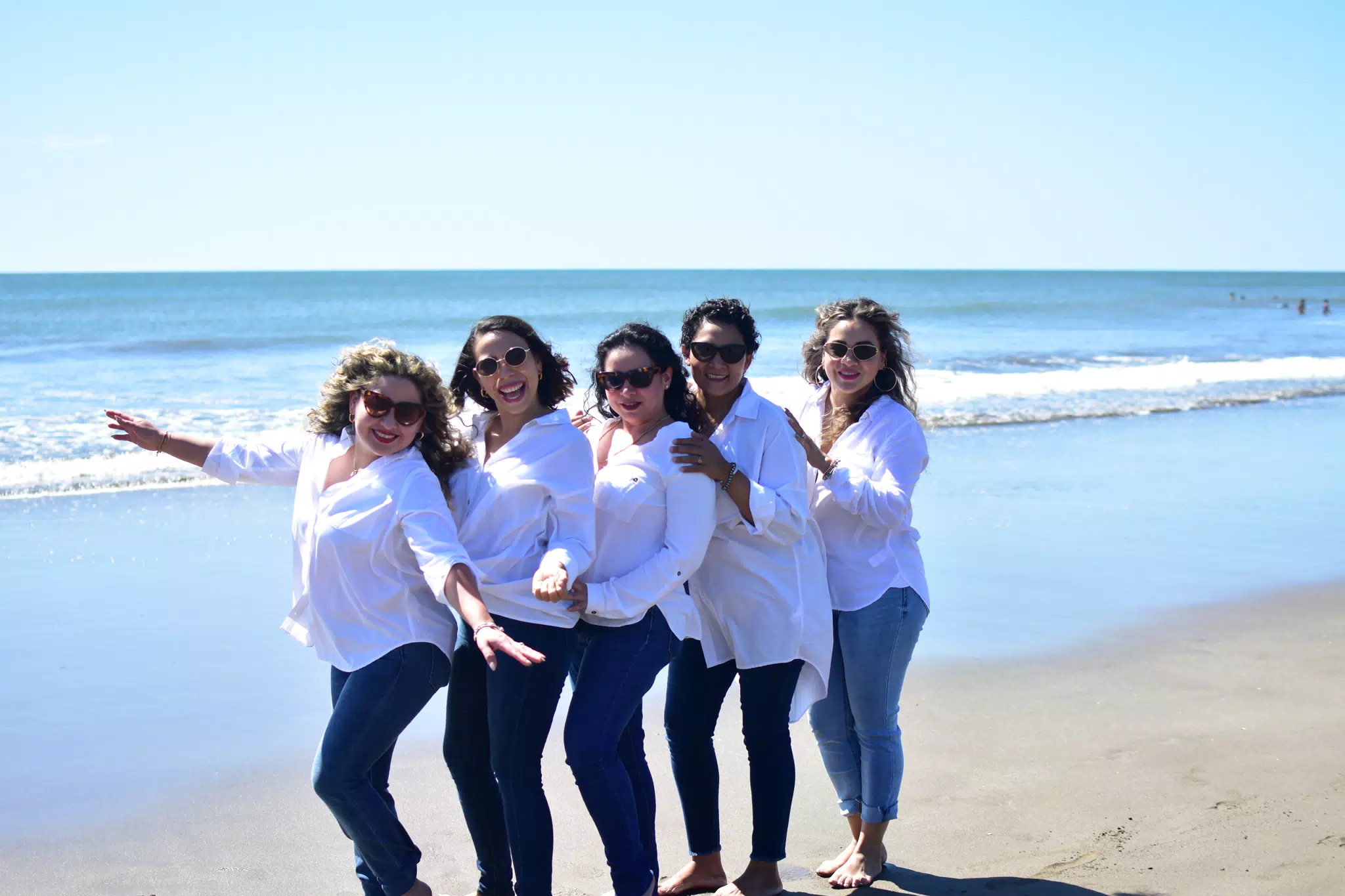 Las Chicas en La Boquita, Nicaragua