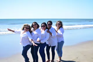 Las Chicas en La Boquita, Nicaragua