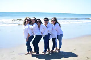 Chicas de la Playa, La Boquita, Nicaragua