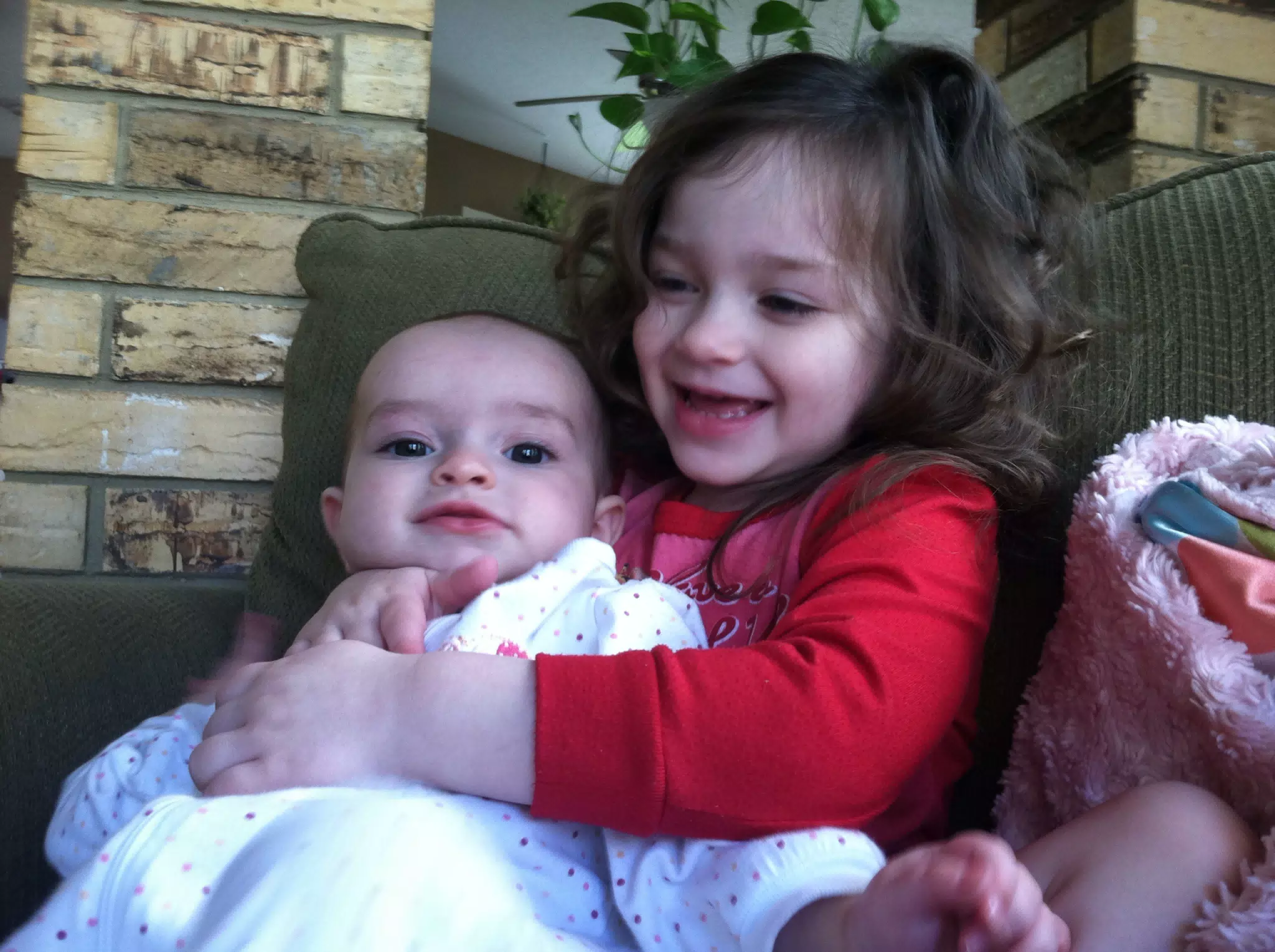 Liesl Holding Luciana