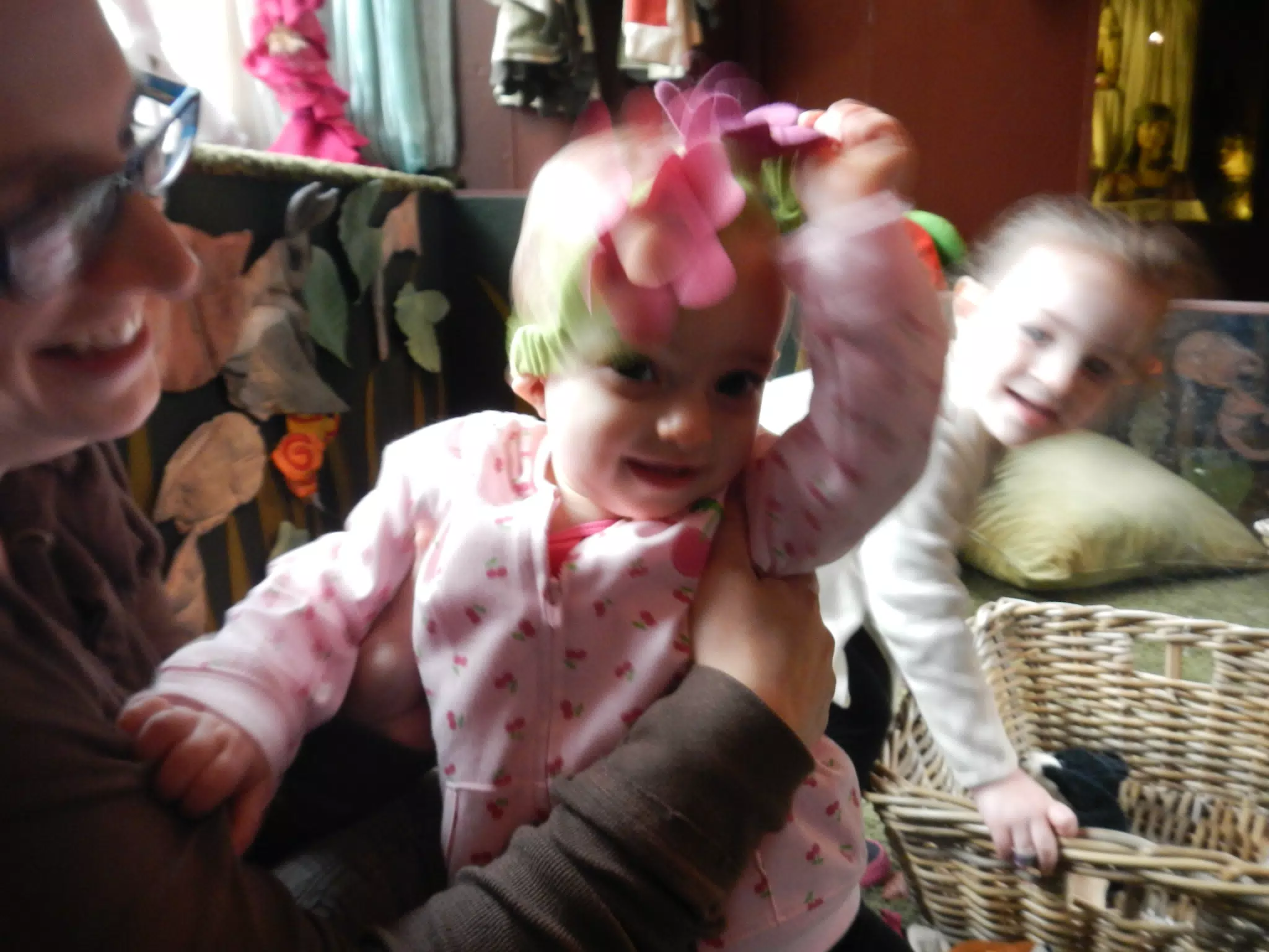 Luciana Pulling Off Her Hairband