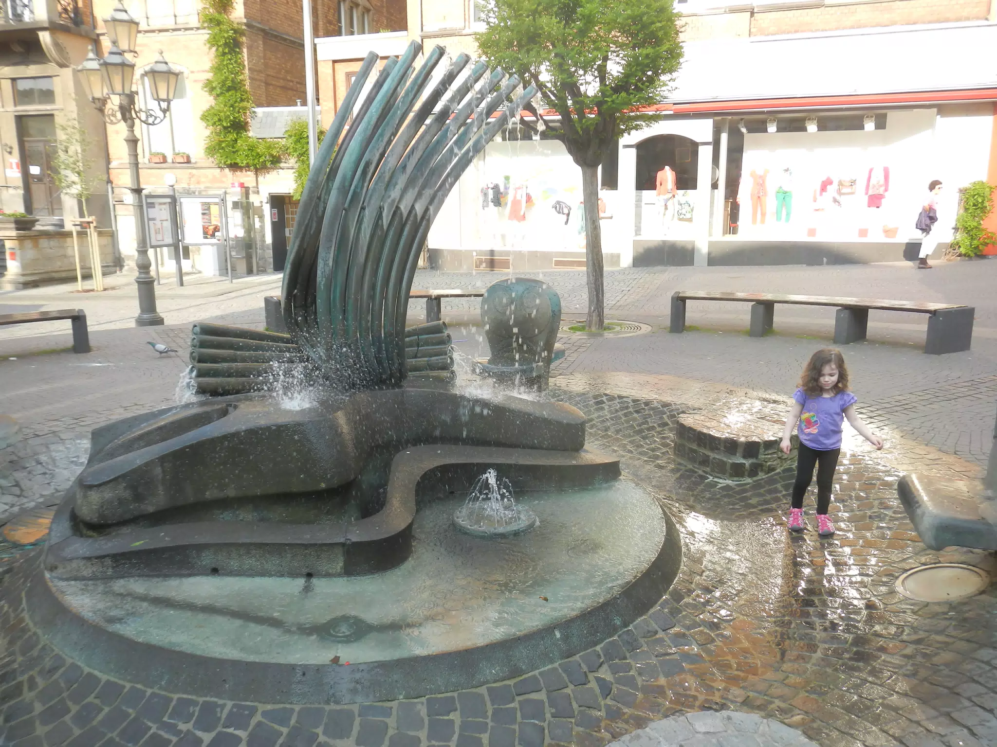 Liesl in the Boppard Markt Fountain