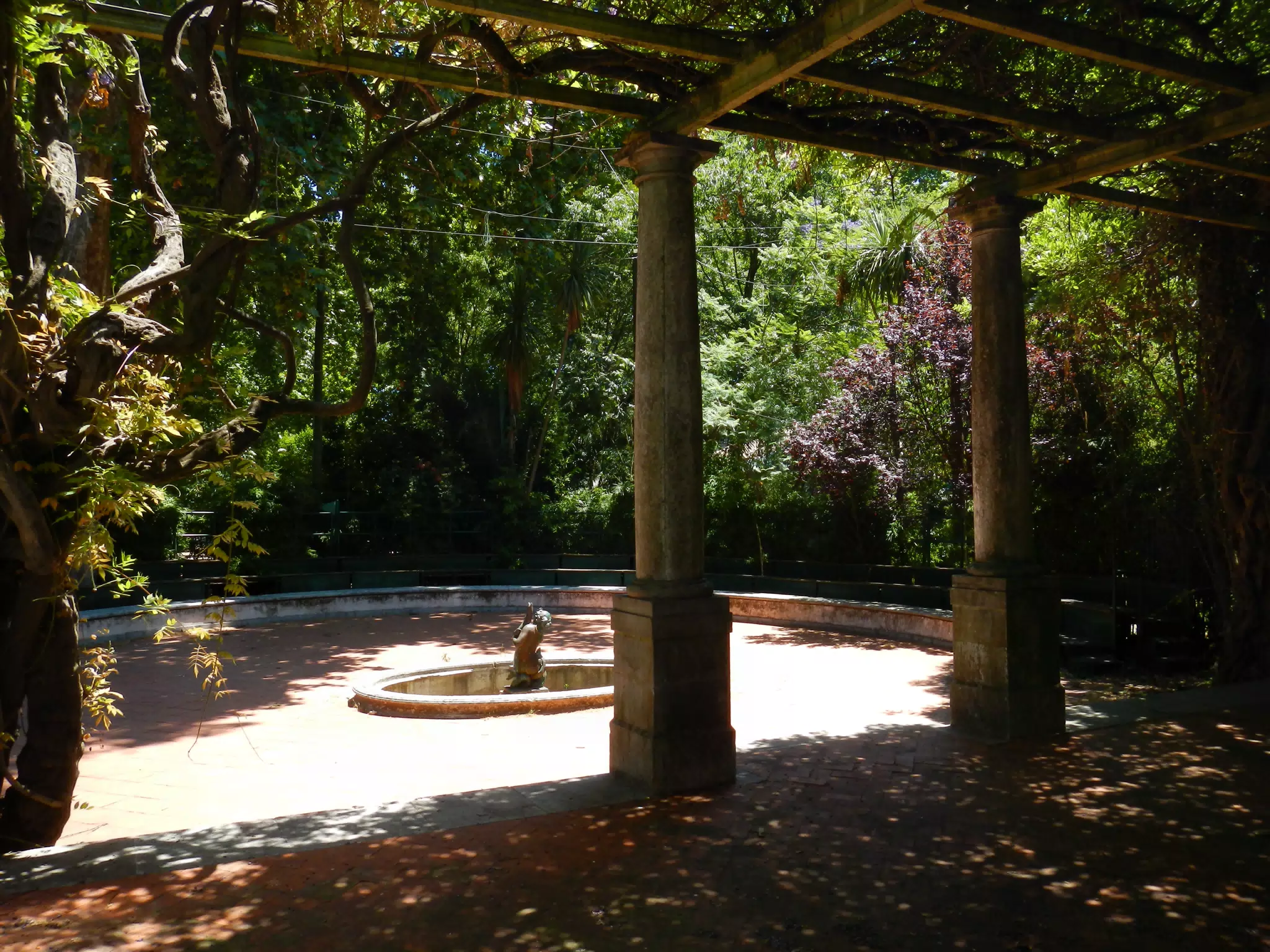Statue at Lisbon Zoo